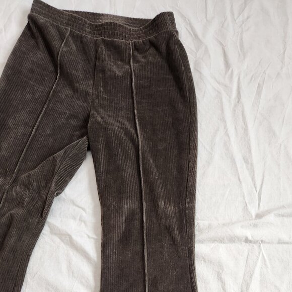 Aerie Groove-On Rib Velour Flare Pant - XS Short - Picture 8 of 13